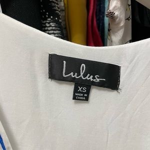 NWT lulus white dress with blue embroidery